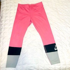 Nike Sportswear Essential Leggings
